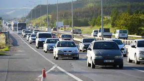 43 ilin düğüm noktası Kırıkkale’de bayram trafiği erken başladı