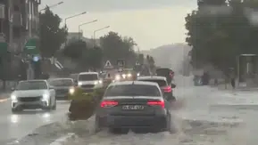 Lüleburgaz'da sağanak sokağa çıkmayı zorlaştırdı