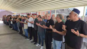 Rize’deki kazada yaşamını yitiren üç genç arkadaş toprağa verildi
