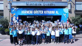 Karnesini alan öğrencilere İş Bankası’ndan ücretsiz kitap hediyesi