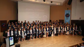 Akdeniz Üniversitesi yeni diş hekimlerini mesleğe uğurladı