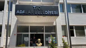 Adalar Belediyesi’nde rüşvet operasyonu Belediye Başkanı tutuklama talebiyle mahkemeye sevk edildi