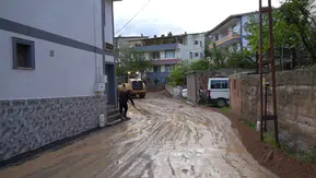 Gümüşhane'de sel felaketi Evler ve araçlar sular altında kaldı