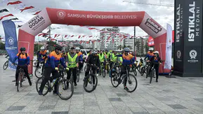 Samsun sokaklarında milli maç coşkusu bisiklet turuyla birleşti