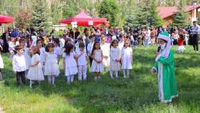 Bayburtlu minikler yıl sonunu oyunlarla kutladı