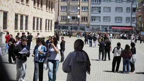 Bayburtlu gençler hayallerindeki lise için ter döküyor