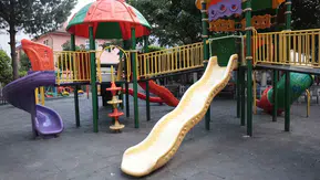 İncirliova’da parklar çocuklar için baştan aşağı yenileniyor