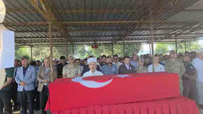 Hatay uzman çavuşunu dualarla toprağa verdi