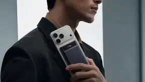 Telefonun arkasına takılan yapay zeka asistanı dönemi başlıyor