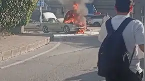 Şişli trafiğinde korkutan araç yangını