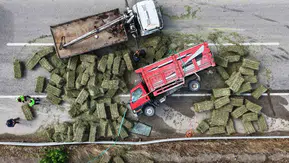 Kırıkkale yolunda balya kazası trafiği kilitledi
