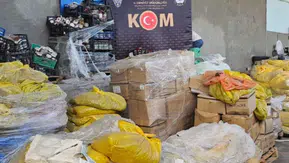 Uşak’ta depoya baskın 30 ton bozuk gıda ele geçirildi