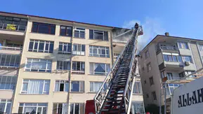 Karamürsel'de apartman yangını korkuttu