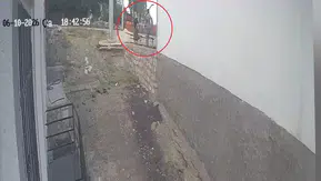 Komşusundan engelli rampasına kürekli saldırı
