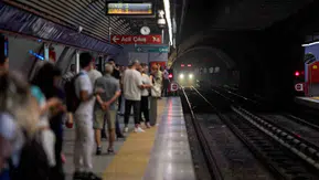 İzmir metrosunda hırsızlık girişimi ulaşımı kilitledi