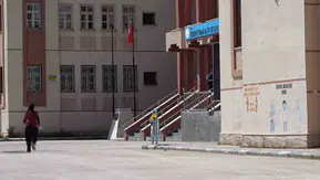 Van'da LGS heyecanı Binlerce öğrenci okul kapılarına koştu