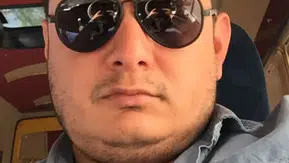 Minibüs şoförü direksiyon başındayken kalp krizi geçirip faciayı önledi