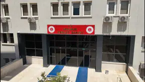 Mersin'de yaşlı kadını eve kilitleyip altınlarını gasp eden kadın yakalandı
