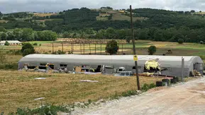 Sakarya’da çiftlik yangını 5 kuzu ve binlerce balya yandı