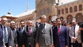 Sağlık Bakanı Memişoğlu Şam ziyaretinde Emevi Camii'ne gitti
