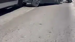 Kartal’da kuryeyle kavgaya tutuşan sürücü vitesi unutunca kaza yaptı