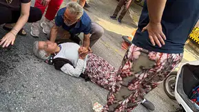 Bayındır'da motosiklet yayaya çarptı