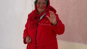 Konya’nın sembol ismi Kırmızılı Kadın hayatını kaybetti