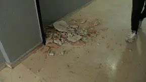 Gaziosmanpaşa'da yıkım faciası Molozlar uyuyan baba ve kızının üzerine düştü