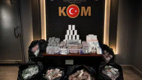 Fatih’te merdiven altı ilaç baskını
