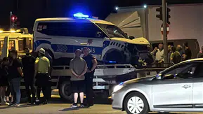 Eskişehir'de polis aracı kaza yaptı 3 kişi yaralandı