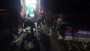Malatya yolunda lastiği patlayan otomobil kontrolden çıktı