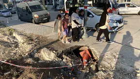 Eskişehir’de inşaat çevresindeki kaldırımlar çökme tehlikesiyle karşı karşıya