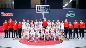 Yıldız kız basketbolcular turnuvaya hızlı başladı