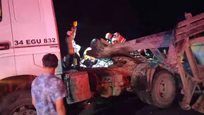 Beykoz'da gece yarısı dehşeti Hafriyat kamyonu otomobili biçti