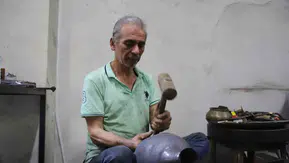 Gaziantep’te son bakır ustalarının çekiç sesleri susmak üzere