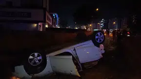 Gece yarısı kontrolden çıkan otomobil takla attı 5 yaralı