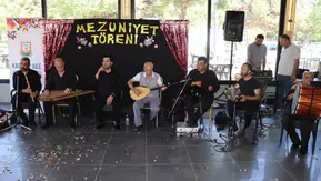 Şanlıurfalı anneler yıllar sonra kalem tutmanın mutluluğunu yaşadı