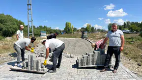 Üçpınar Köyü çamurdan kurtuldu