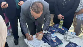 Bakan Kacır Afyon’da bizzat üye yaptı