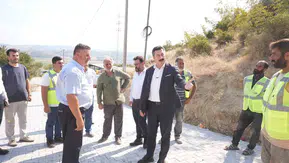 Yenişehir yollarını parke taşlarıyla yeniliyor