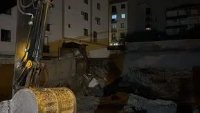Çekmeköy'de korkutan çökme Bir bina tahliye edildi