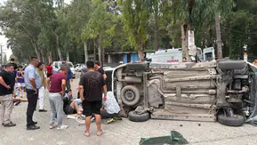 Osmaniye'de kavşakta iki araç çarpıştı 5 kişi yaralandı