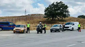 Bilecik genelindeki jandarma denetimlerinde 8 kişi yakalandı