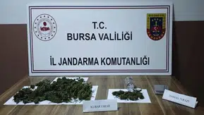 İnegöl'de zehir tacirlerine jandarma darbesi: Evinden uyuşturucu fışkırdı