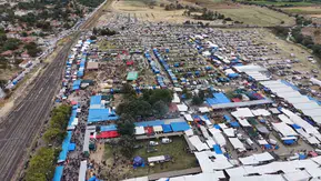 Bin 700 kişilik ilçeye dev akın: 400 bin kişi aynı noktada buluştu