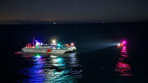 Marmaraereğlisi açıklarında dehşet anları: Alevlerin ortasında kalan iki kişi son anda kurtarıldı