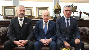 MHP Genel Merkezi'nde dikkat çeken buluşma: Bahçeli iki köklü aileyi ağırladı