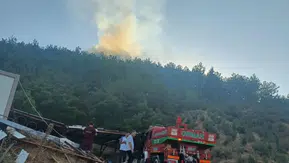 Hassa'da ormanlık alanda korkutan dumanlar: Ekipler zamanla yarıştı