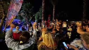 Maltepe'de nostalji rüzgarı: Mahalleli müziğin ritmiyle buluştu