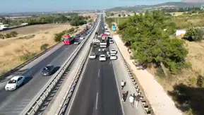 Bursa'da sabah trafiğinde kabus: Yola dökülen mazot 9 aracı birbirine kattı